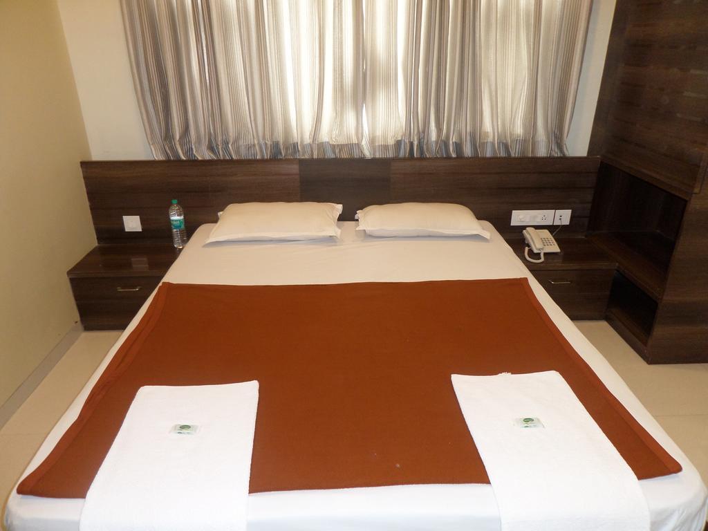 Sai Heera Residency Hotell Shirdi Rum bild