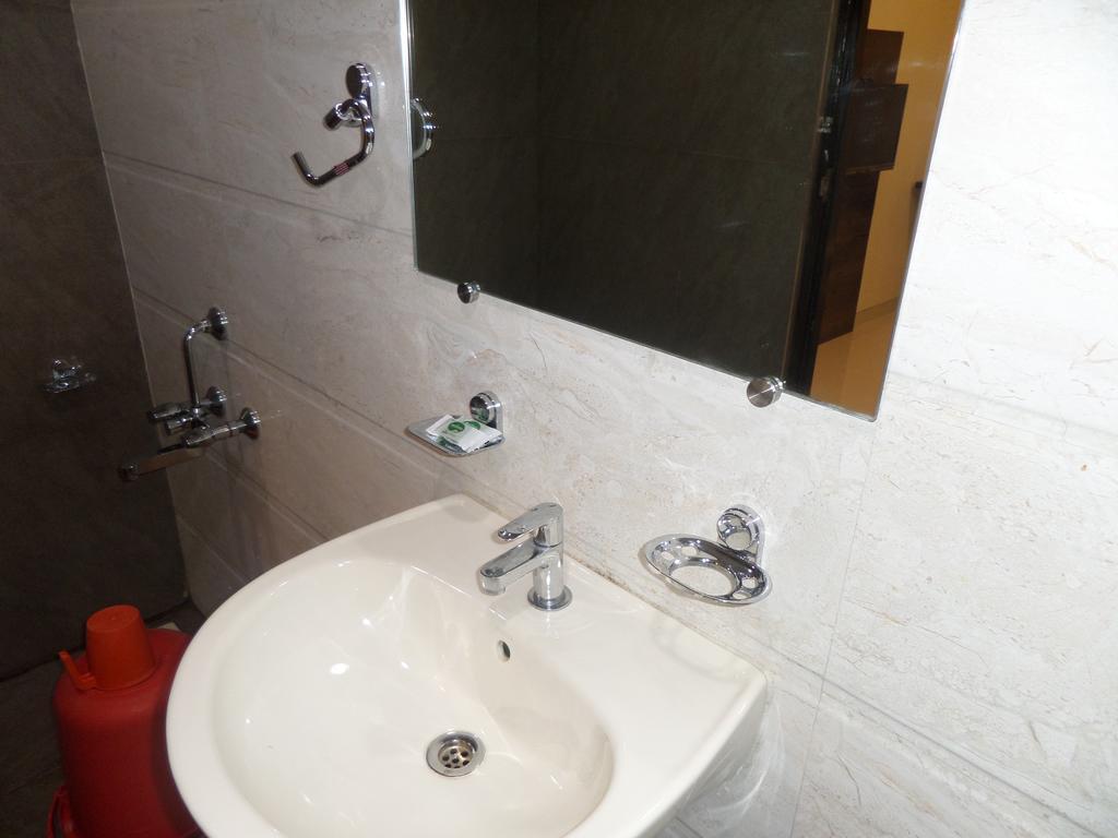 Sai Heera Residency Hotell Shirdi Rum bild