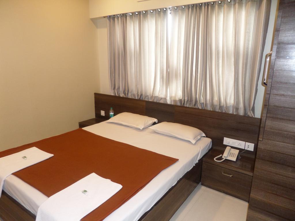 Sai Heera Residency Hotell Shirdi Rum bild