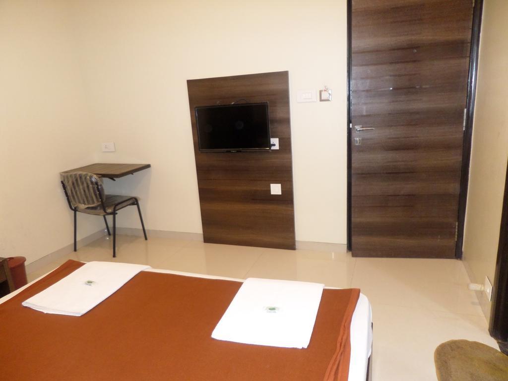 Sai Heera Residency Hotell Shirdi Rum bild