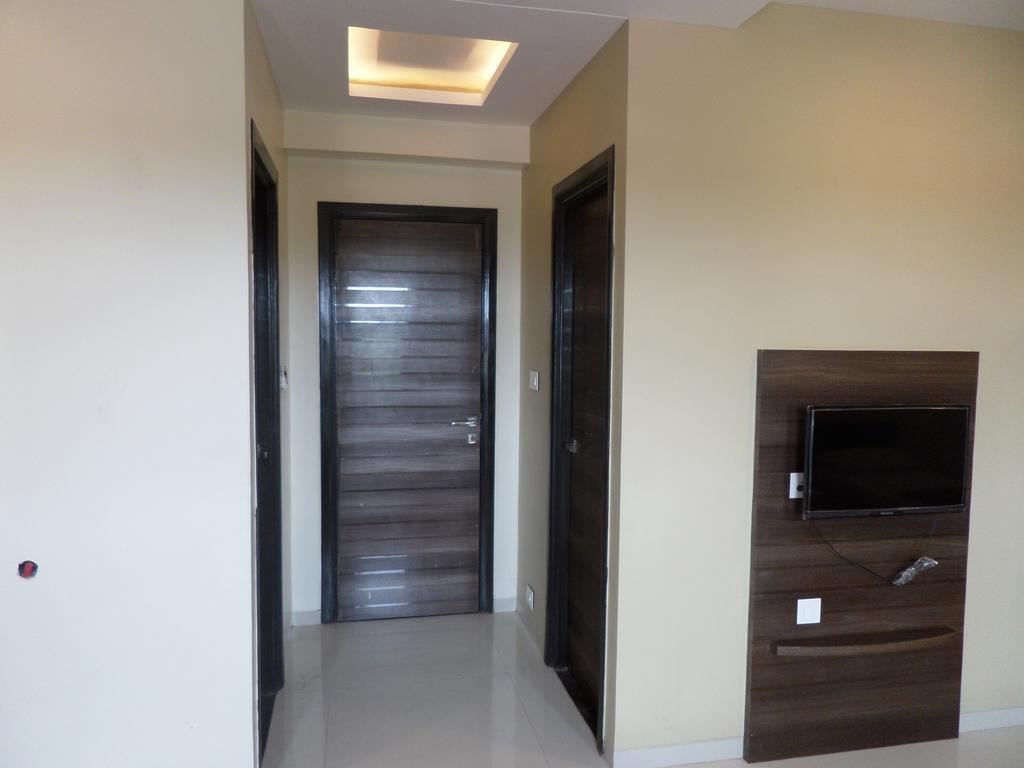 Sai Heera Residency Hotell Shirdi Exteriör bild