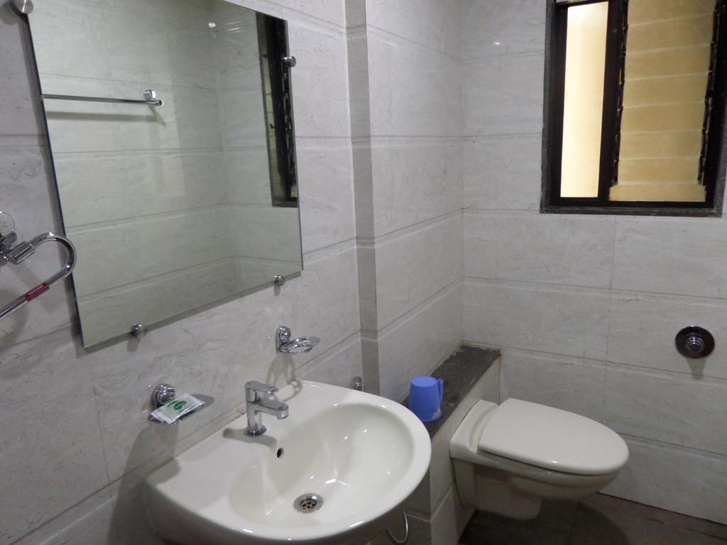 Sai Heera Residency Hotell Shirdi Exteriör bild