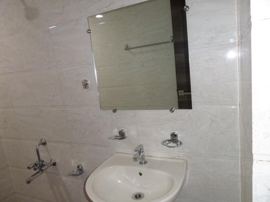 Sai Heera Residency Hotell Shirdi Exteriör bild