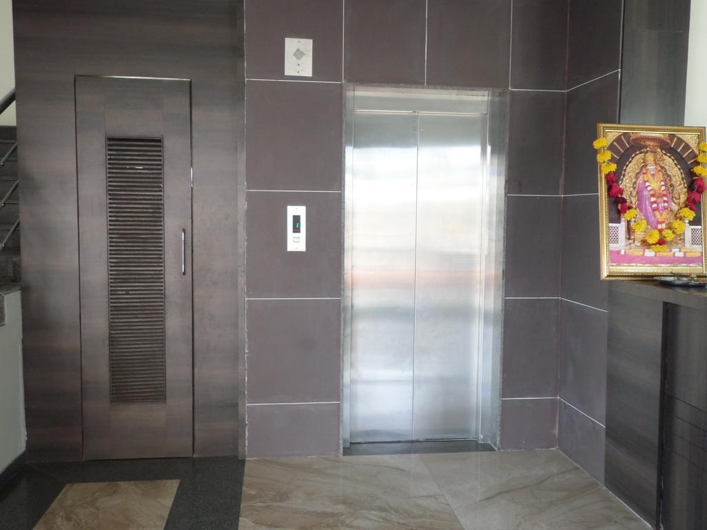 Sai Heera Residency Hotell Shirdi Exteriör bild