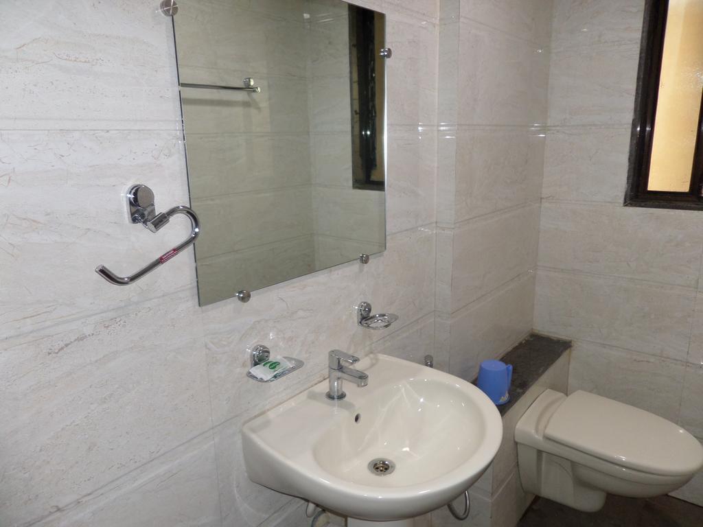 Sai Heera Residency Hotell Shirdi Exteriör bild