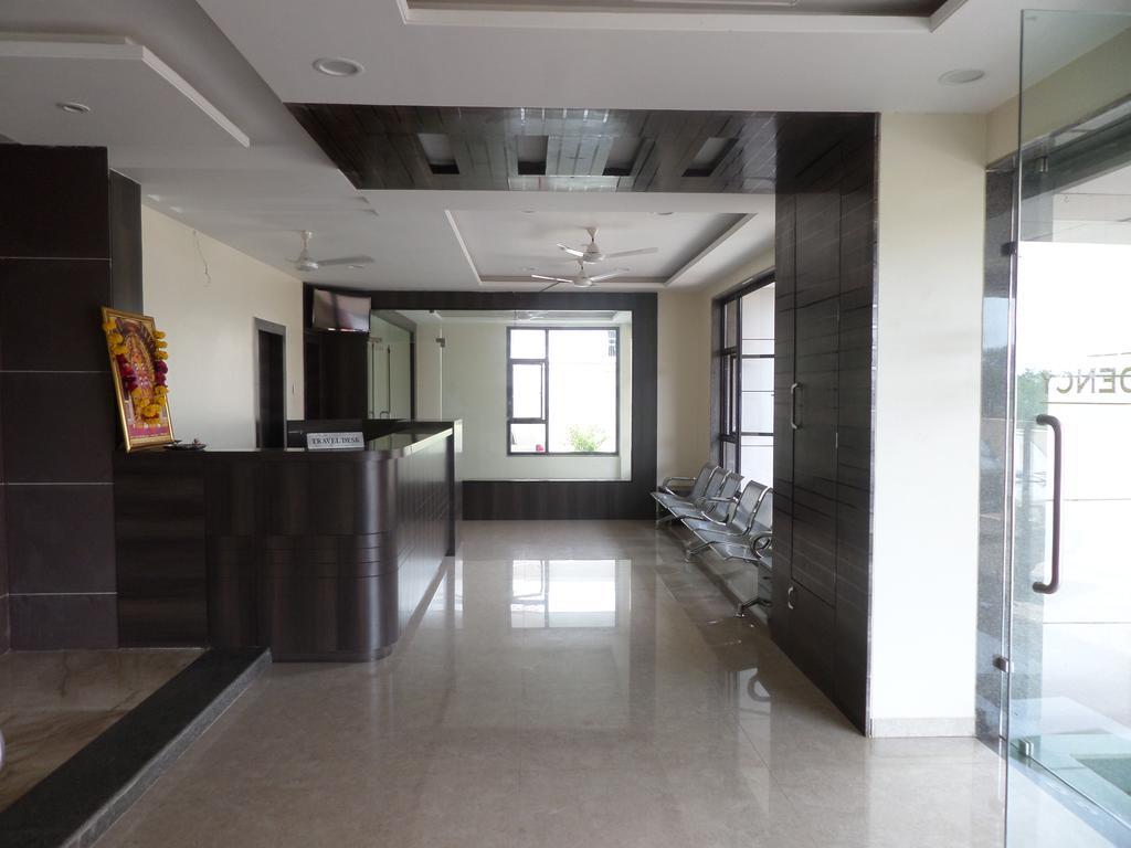 Sai Heera Residency Hotell Shirdi Exteriör bild